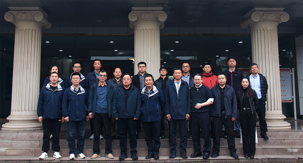 國鐵集團(tuán)專家組蒞臨維博公司考察調(diào)研